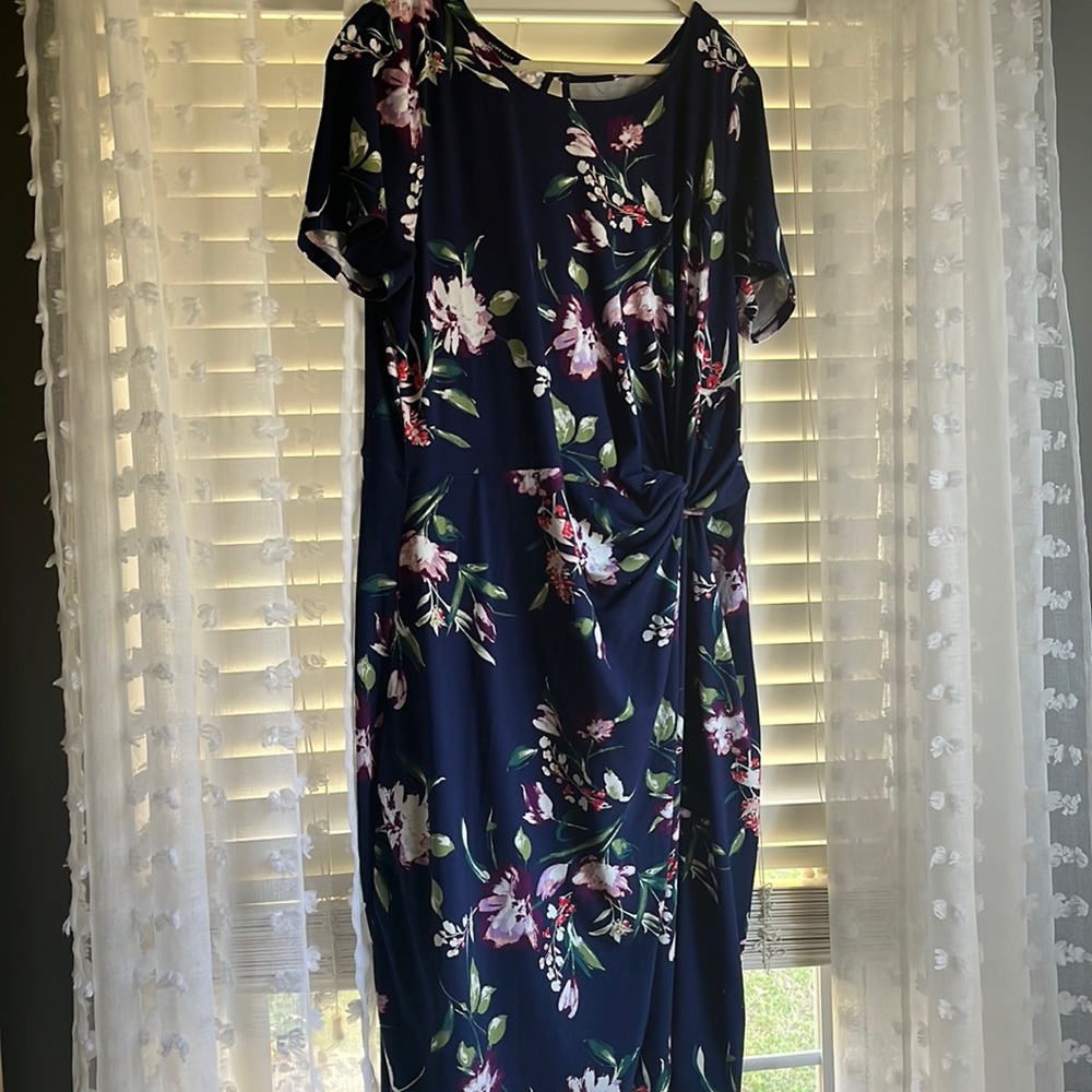Beautiful floral Dress -2x